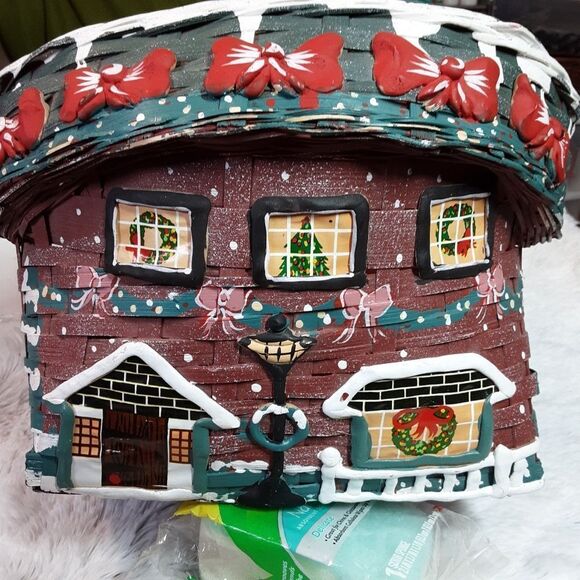 Vintage (1970's) Handcrafted Rare Christmas Basket 11" x 12" plu… - Picture 4 of 16